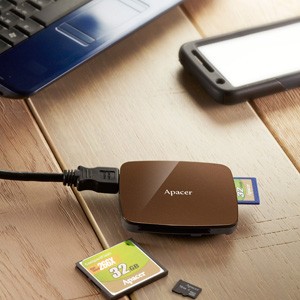 Apacer AM530 card reader surprises by its speed